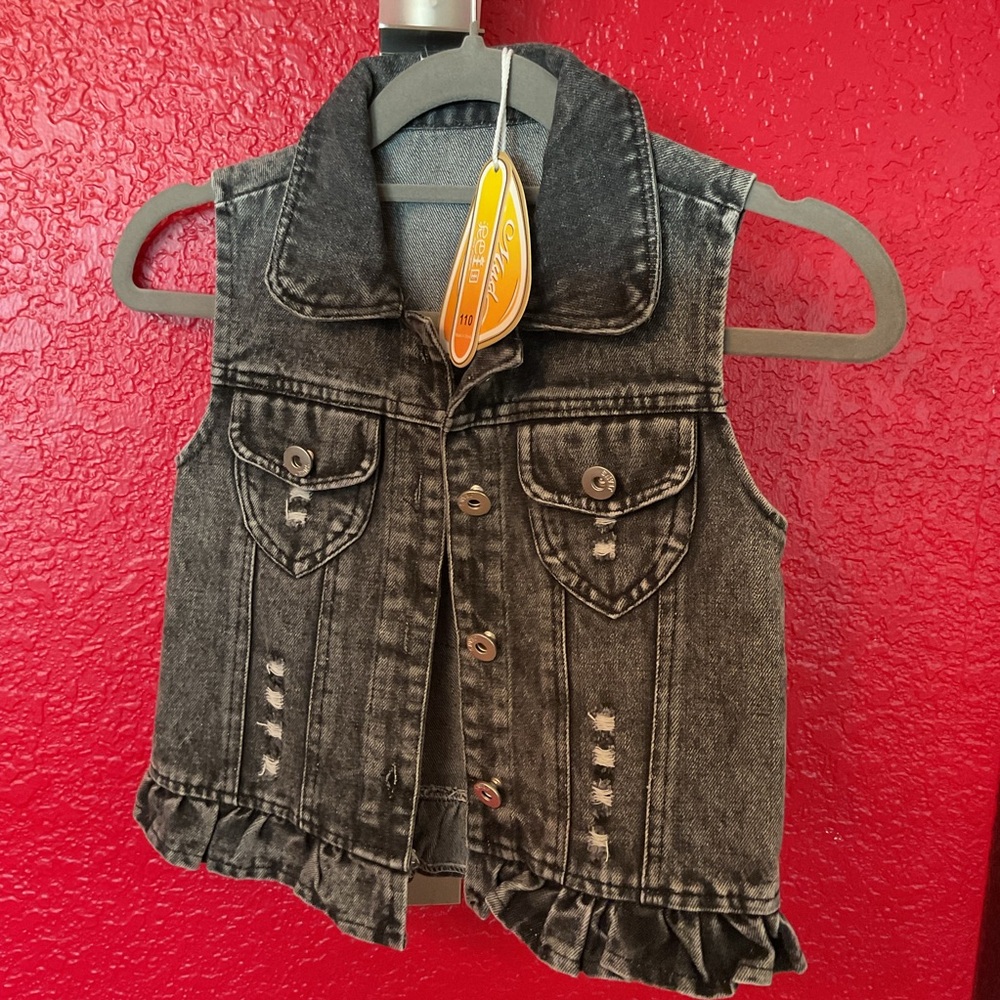 NWT Mud Kingdom Kids Black Denim stressed vest, swan on back, size 6